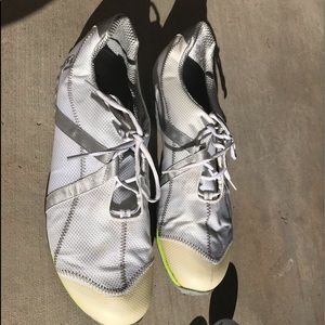 Golf shoes